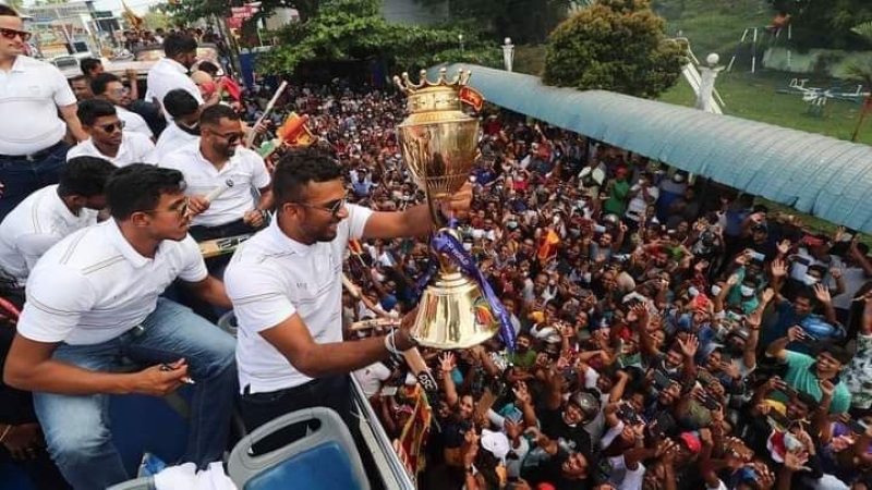 Sri Lanka celebrates championship on an open-top bus
