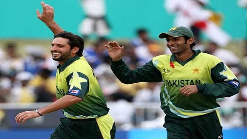 Shoaib Malik was involved with Afridi in the pitch tampering incident!