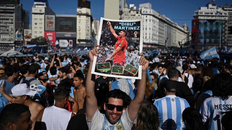 Celebrations in Argentina at the end of the World Cup, riots in France