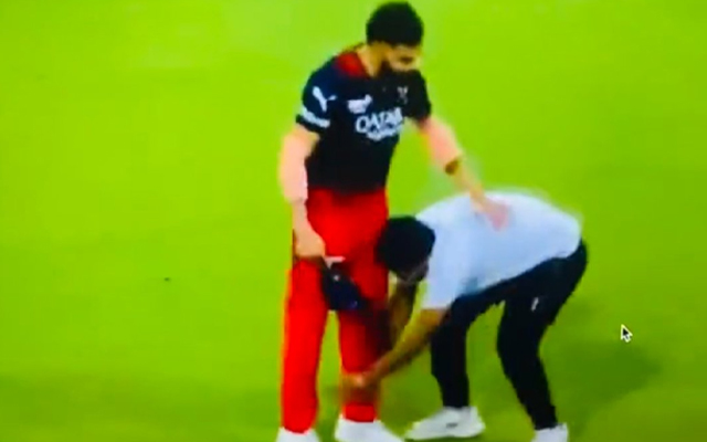 LSG vs RCB: Fan touches Virat Kohli's feet in heartwarming gesture, picture goes viral