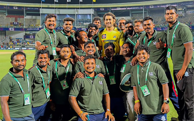 IPL 2024: Vizag ground staff sprint towards MS Dhoni to get clicked with him