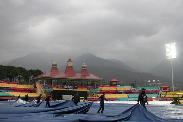 PBKS vs RCB Weather Report: जाने क्या होगा अगर पंजाब बनाम बैंगलुरू मैच बारिश की वजह से धुल गया तो?